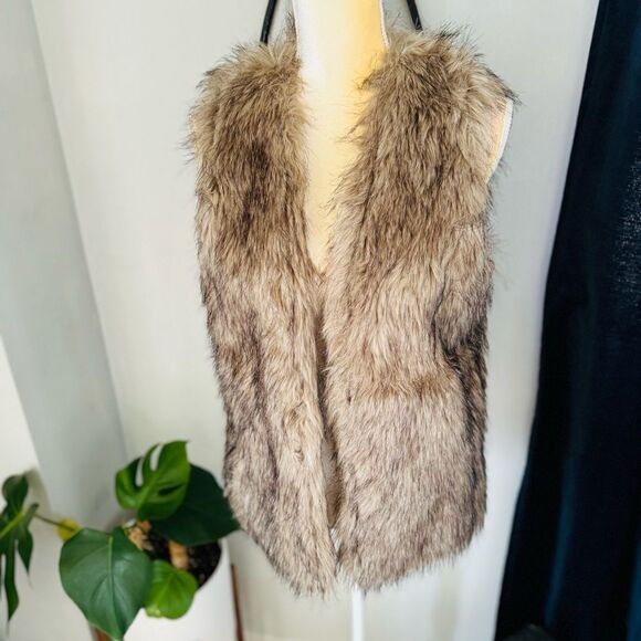 Escalier Vest Women’s Faux Fur Vest Jacket Size Small, Khaki/Brown New With Tags - Picture 3 of 17